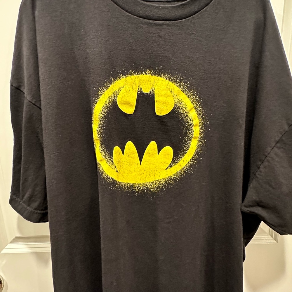 Graphic tees - Picture 3 of 16